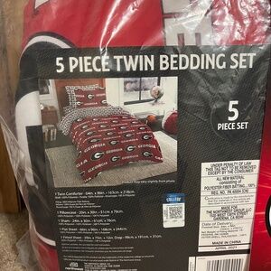 BRAND NEW official University of Georgia Bulldog TWIN bed set